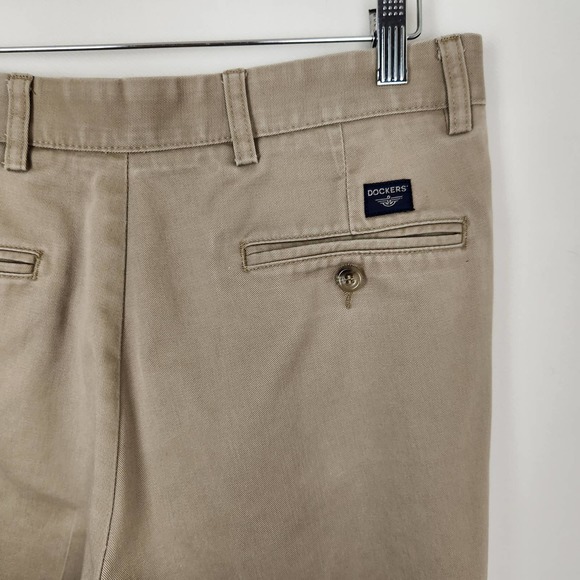 Dockers Pleated Khaki Pants 32 x 32 - Picture 5 of 11